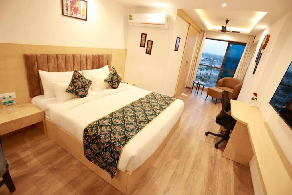 Diona Anukampa Suite With Pool Jaipur Extérieur photo
